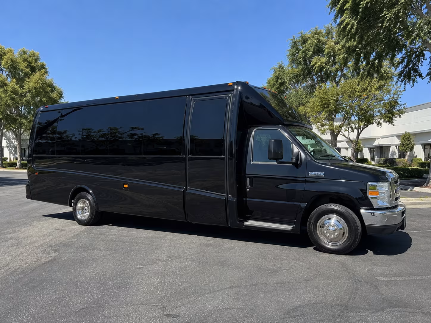 Dallas Winery Tour & Pub Crawl Transportation